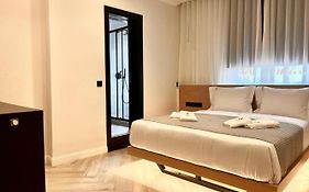 Triple A - Psiri Urban Lifestyle Studios At Theatrou Square IV Free Parking!